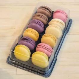 12 Cavity Macaron Container Black Base Clear Dome - 200/Case