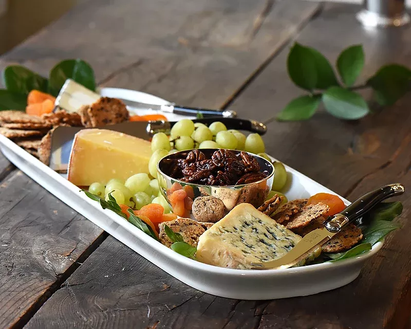 Pillivuyt Barn Platter